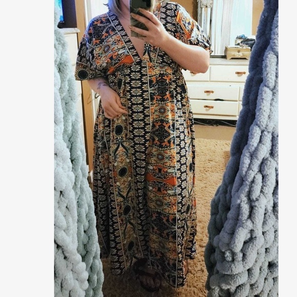 Boho Floral Print V neck Short Sleeve Flared hem Maxi Dress - Picture 3 of 4